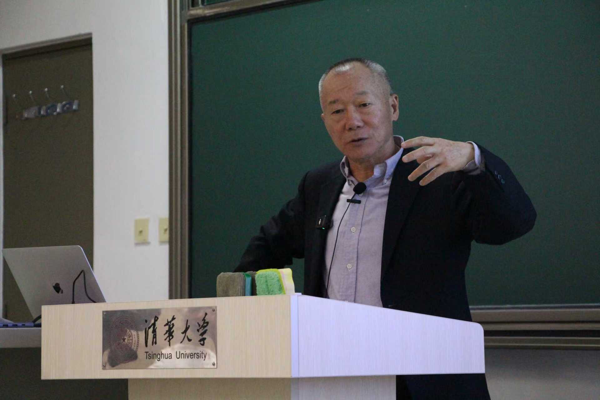 20251121-肖鹰做客新人文讲座 探讨中西绘画艺术精神的异同-傅义超-主讲人肖鹰.jpg